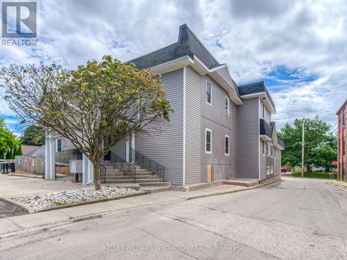 1123 Queenston Road, Cambridge, ON - Outdoor