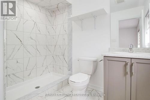 49 Malcolm Crescent, Haldimand, ON - Indoor Photo Showing Bathroom