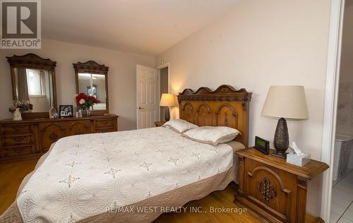 7812 Kittridge Drive, Mississauga, ON - Indoor Photo Showing Bedroom