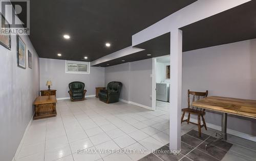 7812 Kittridge Drive, Mississauga, ON - Indoor