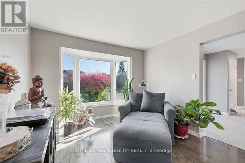 1406 Bouton D'Or Way, Ottawa, ON - Indoor Photo Showing Living Room