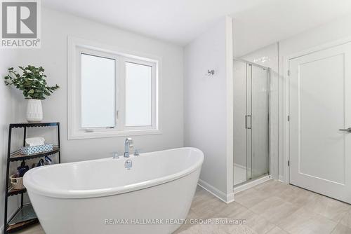 66 Narrows Place, Ottawa, ON - Indoor Photo Showing Bathroom