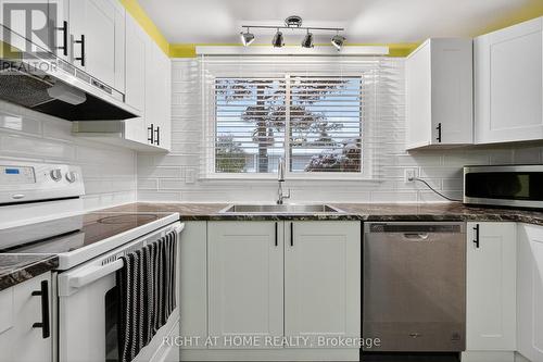 95 - 1474 Heatherington Road, Ottawa, ON - Indoor Photo Showing Kitchen