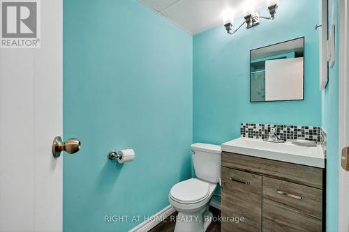 95 - 1474 Heatherington Road, Ottawa, ON - Indoor Photo Showing Bathroom