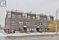 9 VIVIAN ROAD  Toronto, ON M1M 0E4