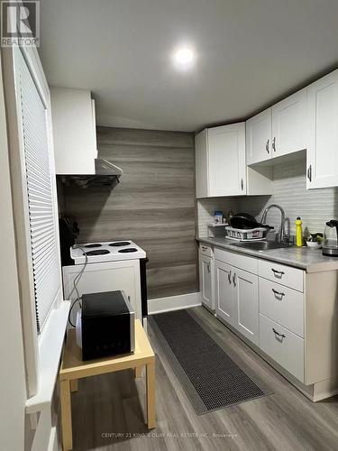 4087 Portage Road, Niagara Falls, ON - Indoor Photo Showing Kitchen