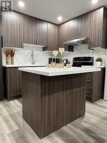 4087 Portage Road, Niagara Falls, ON - Indoor Photo Showing Kitchen