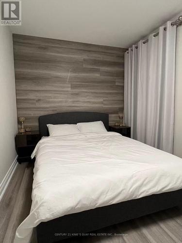 4087 Portage Road, Niagara Falls, ON - Indoor Photo Showing Bedroom