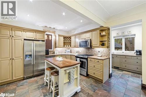 53 Barnesdale Avenue S, Hamilton, ON - Indoor Photo Showing Kitchen With Upgraded Kitchen