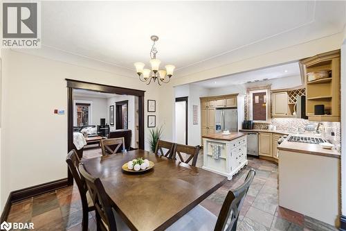 53 Barnesdale Avenue S, Hamilton, ON - Indoor Photo Showing Dining Room