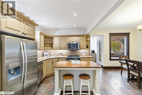 53 Barnesdale Avenue S, Hamilton, ON - Indoor Photo Showing Kitchen