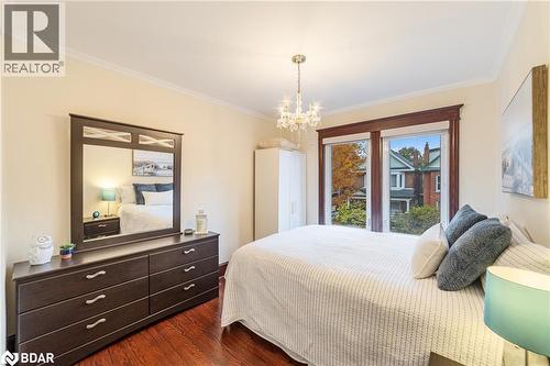 53 Barnesdale Avenue S, Hamilton, ON - Indoor Photo Showing Bedroom