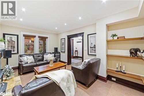 53 Barnesdale Avenue S, Hamilton, ON - Indoor Photo Showing Living Room