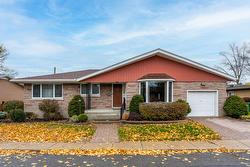 15221 Rue Théorêt  Montréal (L'Île-Bizard/Sainte-Geneviève), QC H9H 1A3