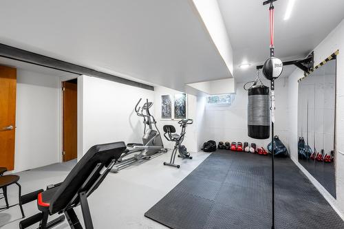 Atelier - 15221 Rue Théorêt, Montréal (L'Île-Bizard/Sainte-Geneviève), QC - Indoor Photo Showing Gym Room