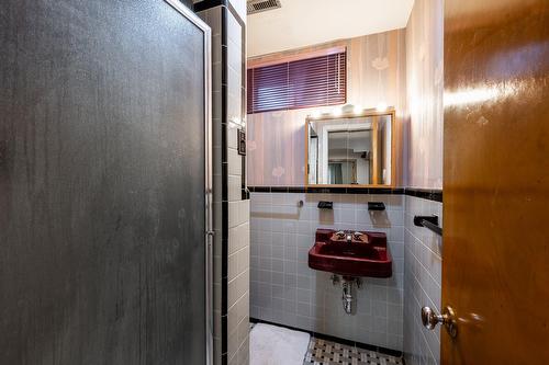 Salle de bains - 15221 Rue Théorêt, Montréal (L'Île-Bizard/Sainte-Geneviève), QC - Indoor Photo Showing Other Room