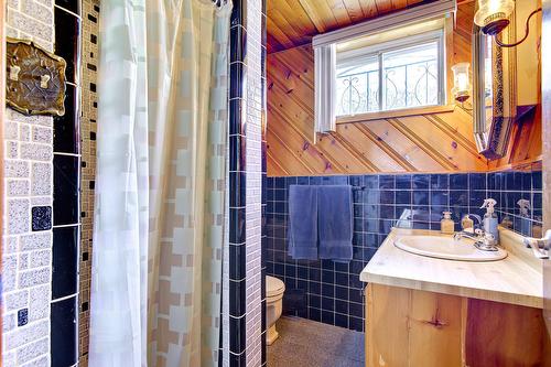 Bathroom - 1560 Rue Trépanier, Laval (Chomedey), QC - Indoor Photo Showing Bathroom