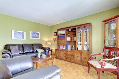 Living room - 1560 Rue Trépanier, Laval (Chomedey), QC - Indoor Photo Showing Living Room