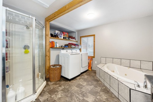 4399 Island Hwy South, Courtenay, BC 