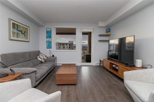 411-2461 Sidney Ave, Sidney, BC - Indoor Photo Showing Living Room