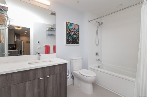 411-2461 Sidney Ave, Sidney, BC - Indoor Photo Showing Bathroom