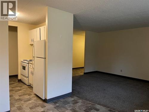 14 27 Centennial Street, Regina, SK - Indoor