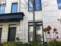5 - 5 OAKBURN CRESCENT  Toronto, ON M2N 2T3