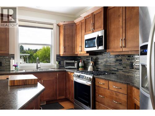 Beauty Kitchen - 3535 Wood Avenue Unit# 6, Armstrong, BC - Indoor Photo Showing Kitchen With Double Sink