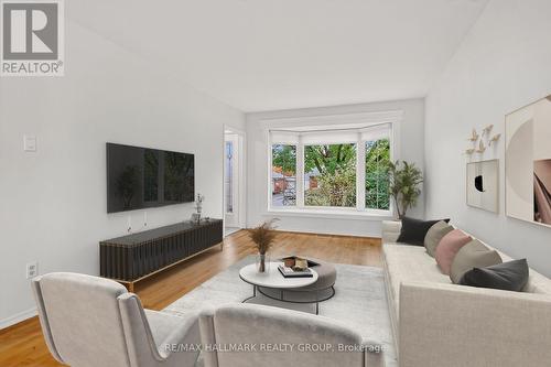 2042 Tilson Street, Ottawa, ON - Indoor Photo Showing Living Room