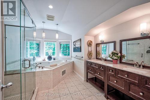 1638 Birchwood Drive, Mississauga, ON - Indoor Photo Showing Bathroom