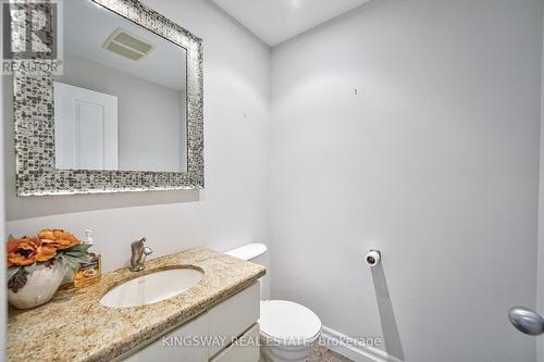 1638 Birchwood Drive, Mississauga, ON - Indoor Photo Showing Bathroom