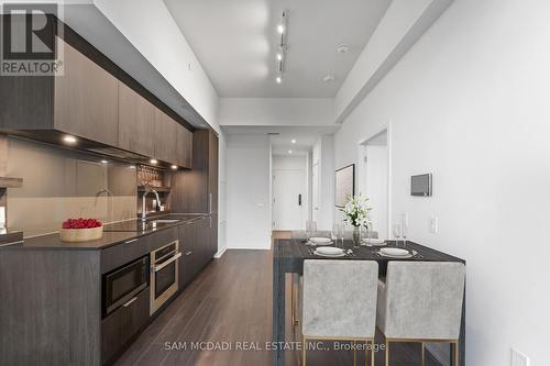 813 - 28 Ann Street, Mississauga, ON - Indoor Photo Showing Kitchen