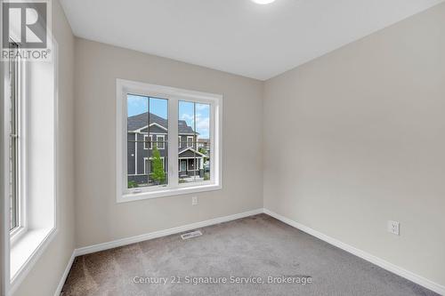 Side Bedroom #2 - windows on 2 sides - 9 - 8273 Tulip Tree Drive, Niagara Falls, ON 
