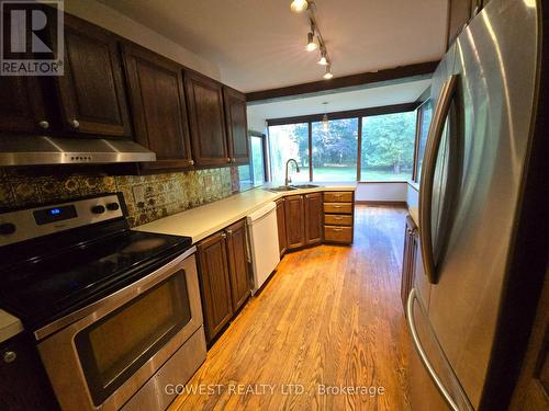 62 Pinewood Trail, Mississauga, ON - Indoor Photo Showing Kitchen With Double Sink