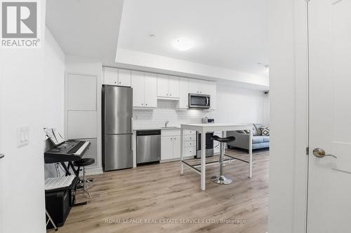 308 - 243 Northfield Drive E, Waterloo, ON - Indoor Photo Showing Kitchen With Stainless Steel Kitchen