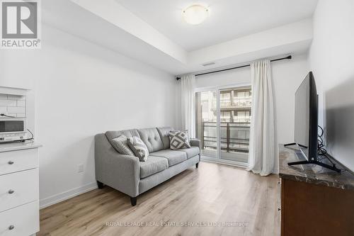 308 - 243 Northfield Drive E, Waterloo, ON - Indoor Photo Showing Living Room