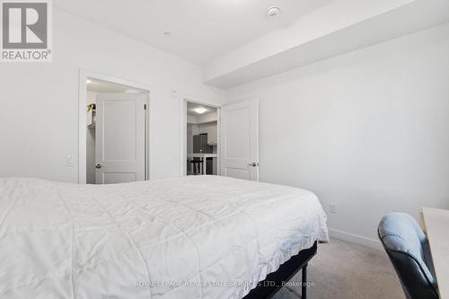 308 - 243 Northfield Drive E, Waterloo, ON - Indoor Photo Showing Bedroom