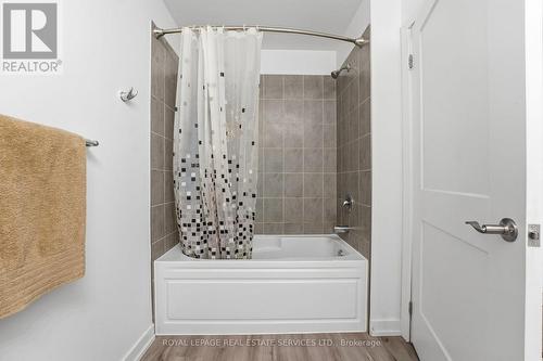 308 - 243 Northfield Drive E, Waterloo, ON - Indoor Photo Showing Bathroom