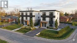 176 OAKRIDGE BOULEVARD  Ottawa, ON K2G 2V2