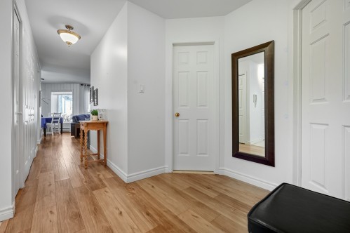 Passageway - A-710 Ch. Des Trois-Villages, Piedmont, QC - Indoor Photo Showing Other Room