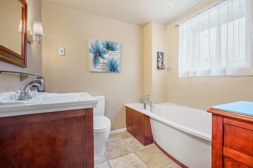 Master Bathroom - A-710 Ch. Des Trois-Villages, Piedmont, QC - Indoor Photo Showing Bathroom