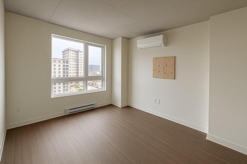 Primary bedroom - 1003-3830 Boul. St-Elzear O., Laval (Chomedey), QC - Indoor Photo Showing Other Room