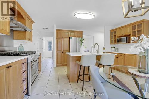 5719 Stuewe Drive, Ottawa, ON - Indoor Photo Showing Kitchen