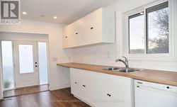 MAIN - 181 PENN AVENUE  Newmarket, ON L3Y 2S4