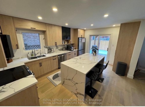 445 Malaga Road, Mississauga, ON - Indoor Photo Showing Kitchen With Double Sink