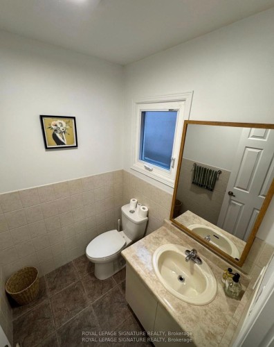 445 Malaga Road, Mississauga, ON - Indoor Photo Showing Bathroom