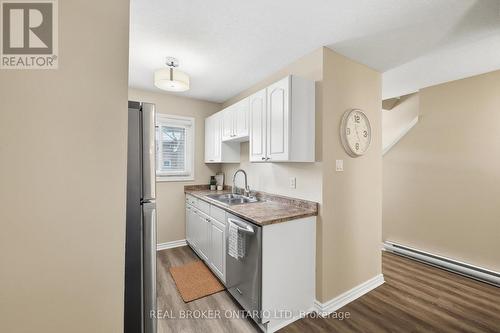 25 - 166 Southdale Road W, London South (South O), ON - Indoor Photo Showing Kitchen With Double Sink
