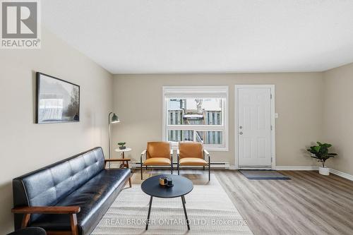 25 - 166 Southdale Road W, London South (South O), ON - Indoor Photo Showing Living Room