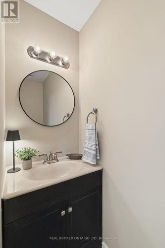 25 - 166 Southdale Road W, London South (South O), ON - Indoor Photo Showing Bathroom