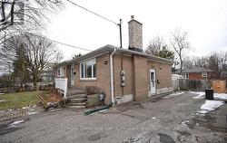 LOWER - 25 ROCKPORT CRESCENT  Richmond Hill, ON L4C 2L5